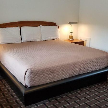 Budget Inn Breezewood Εξωτερικό φωτογραφία